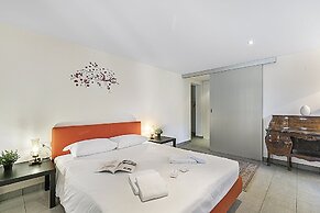 Oasis Panoramic 1BR With Shared Pool