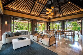 Villa Bangkuang by Nakula