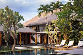 Villa Bangkuang by Nakula
