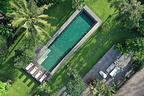 Villa Bangkuang by Nakula