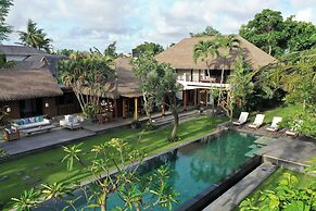 Villa Bangkuang by Nakula