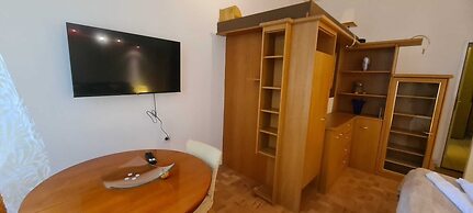 Elegant 2BR Prime Central Location