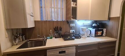 Elegant 2BR Prime Central Location