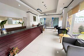 Tagaytay Hotel SixB