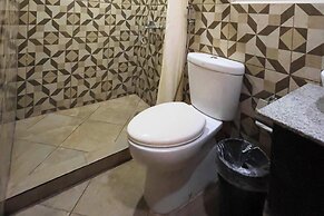 Tagaytay Hotel SixB