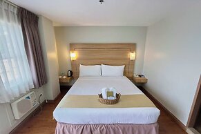 Tagaytay Hotel SixB