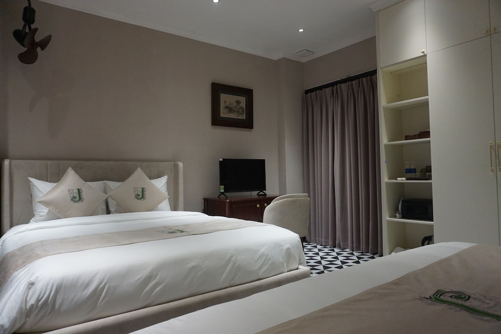 Jade Boutique Hotel
