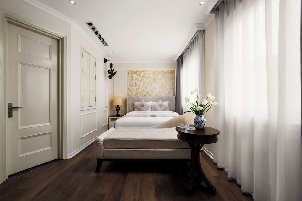 Jade Boutique Hotel
