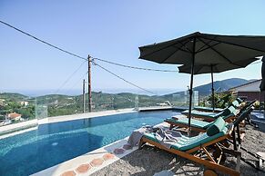 Tepeleni Suites