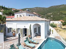 Tepeleni Suites