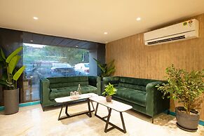 Saltstayz Premier Naraina Central Delhi