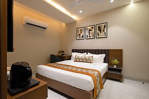 Saltstayz Premier Naraina Central Delhi