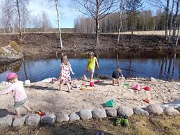 Riverfront Cottageee