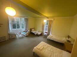 Cluny Hill Hotel