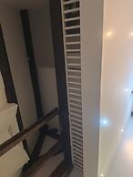 New Apartment - Sleeps 4 - Parking - City Centre