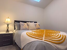 New Apartment - Sleeps 4 - Parking - City Centre
