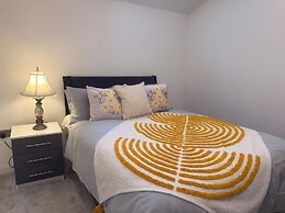 New Apartment - Sleeps 4 - Parking - City Centre