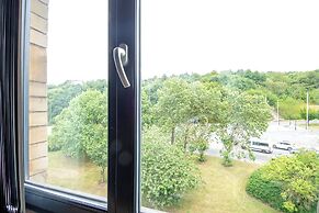 Apartment - Sleeps 4 - Parking - Workspace