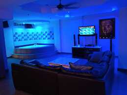 75 sqm Studio Type Jacuzzi Apartment 101a