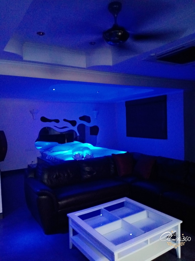 75 sqm Studio Type Jacuzzi Apartment 101a