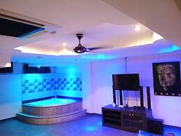 75 sqm Studio Type Jacuzzi Apartment 101a