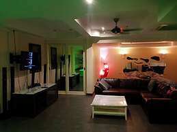 75 sqm Studio Type Jacuzzi Apartment 101a
