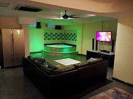 75 sqm Studio Type Jacuzzi Apartment 101a