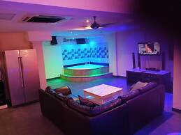 75 sqm Studio Type Jacuzzi Apartment 101a