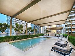 KeyRock - Palm View Apt with Pool