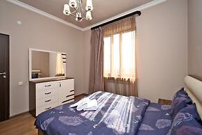 Apartment on Glendale Hills