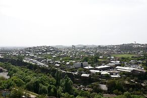 Apartment on Glendale Hills