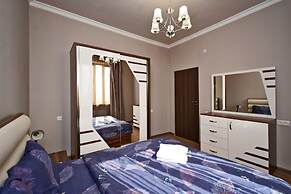 Apartment on Glendale Hills