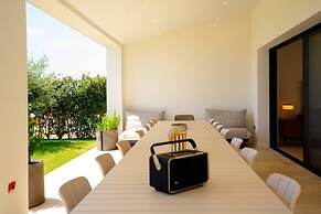 Villa 16 Dh rmi 8BR With Private Pool