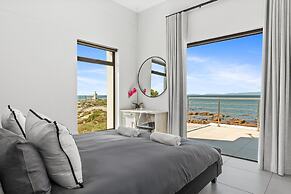 Shelley Point Beach Villa