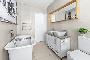 Shelley Point Beach Villa