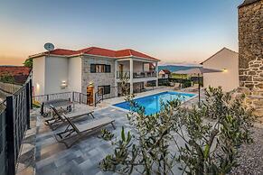 Villa Elegant Stone