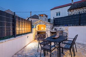 Villa Elegant Stone