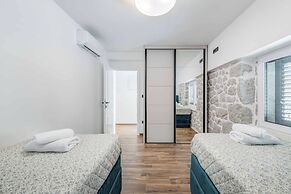 Villa Elegant Stone