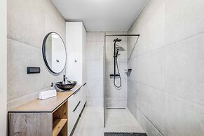 Villa Elegant Stone