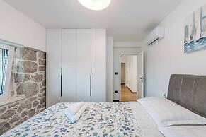Villa Elegant Stone