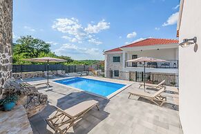 Villa Elegant Stone