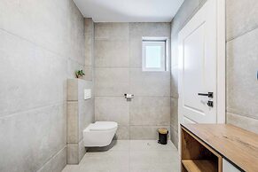Villa Elegant Stone
