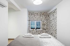 Villa Elegant Stone