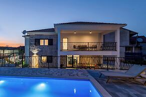 Villa Elegant Stone