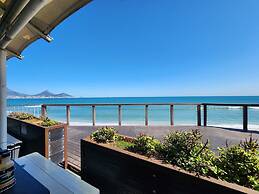 Flamingo Villa Beach Pool Luxury Solar Back Up