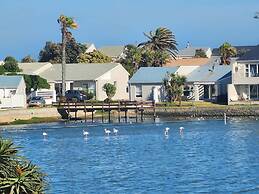 Flamingo Villa Beach Pool Luxury Solar Back Up