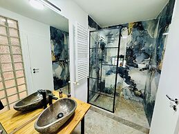 Metropole Apartments Prime Suites