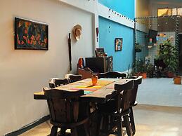 LA CHIVA HOSTEL