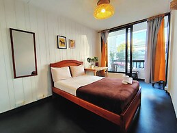 LA CHIVA HOSTEL