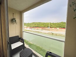 Mar Serena Beachside Stay